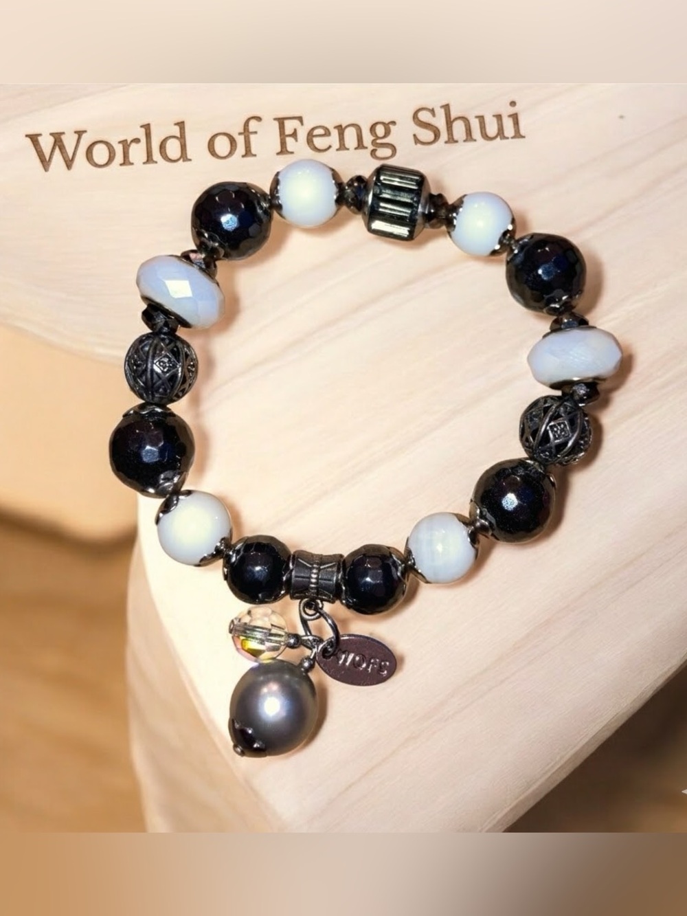 World of Feng Shui Stretch Beaded Bracelet - Stones & Crystals Like New